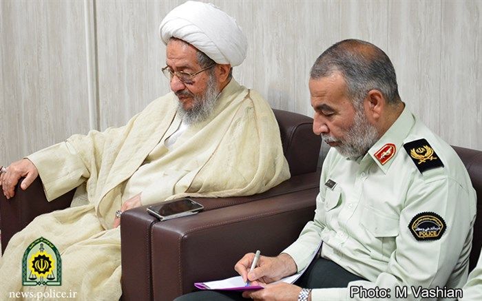 بی حجابی خلاف شرع بوده و باید جلوی آن گرفته شود