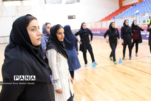 کلاس تخصصی داوری بانوان بازی‌های بومی محلی استان بوشهر