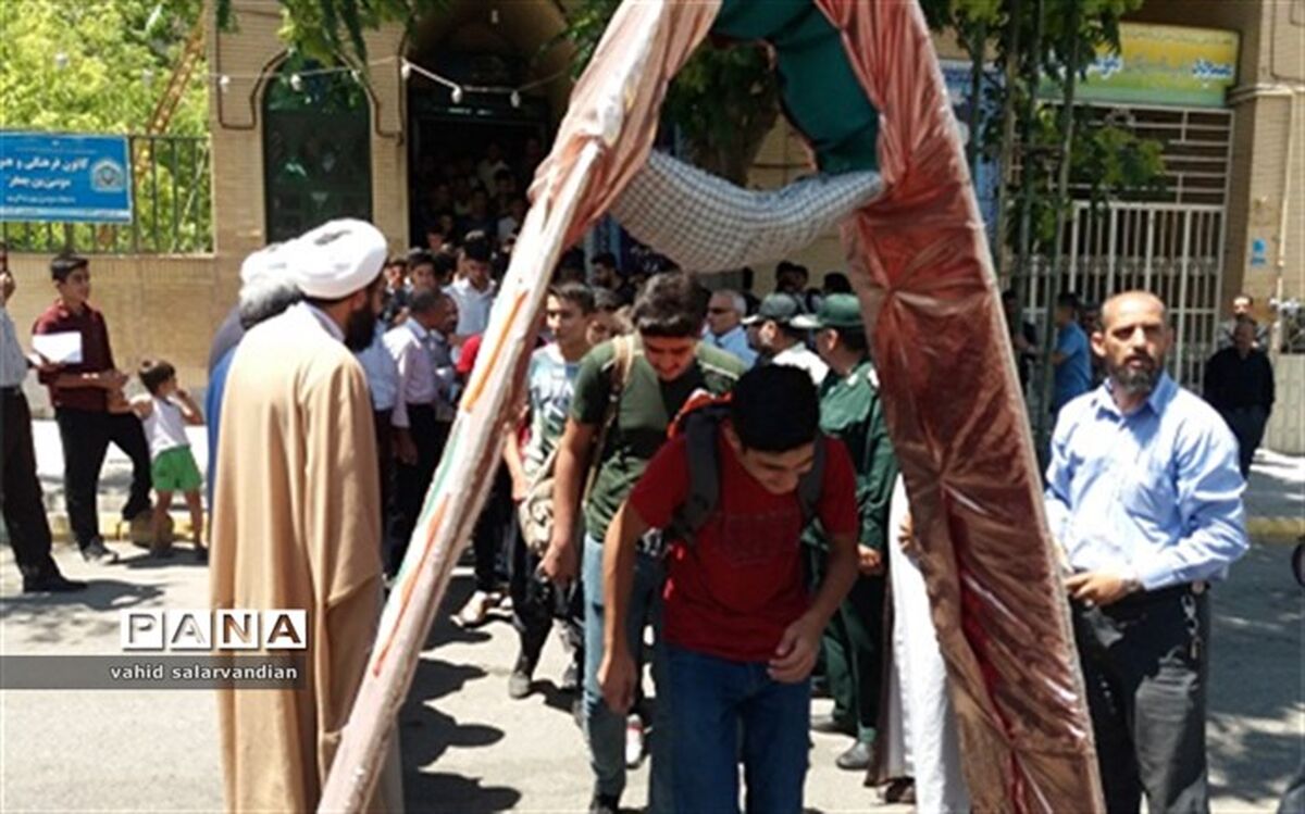 اعزام دانش آموز پسر بیجاری به اردوی راهیان نور