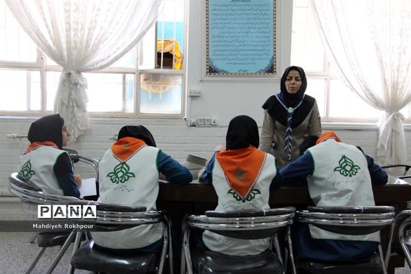 کلاس‌های آموزشی پیشتازان دختر اعزامی به نهمین دوره اردوی ملی