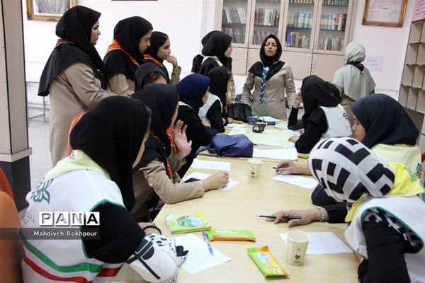 کلاس‌های آموزشی پیشتازان دختر اعزامی به نهمین دوره اردوی ملی