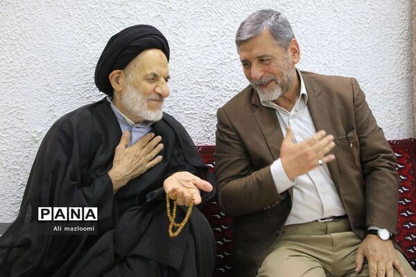 نشست تبیین مسائل جاری انقلاب اسلامی با سخنرانی صفار هرندی