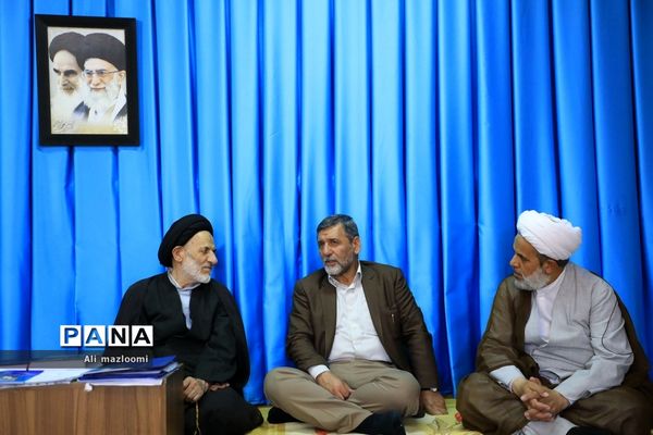 نشست تبیین مسائل جاری انقلاب اسلامی با سخنرانی صفار هرندی