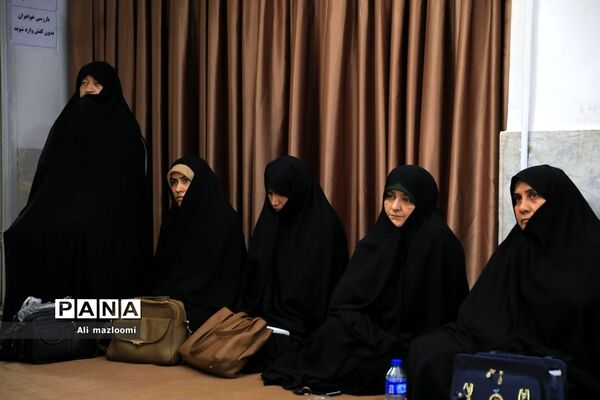 نشست تبیین مسائل جاری انقلاب اسلامی با سخنرانی صفار هرندی