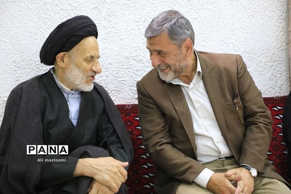 نشست تبیین مسائل جاری انقلاب اسلامی با سخنرانی صفار هرندی