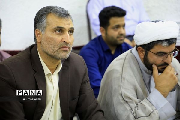 نشست تبیین مسائل جاری انقلاب اسلامی با سخنرانی صفار هرندی