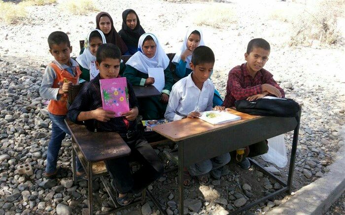 مدرسه‌های بدون زمین