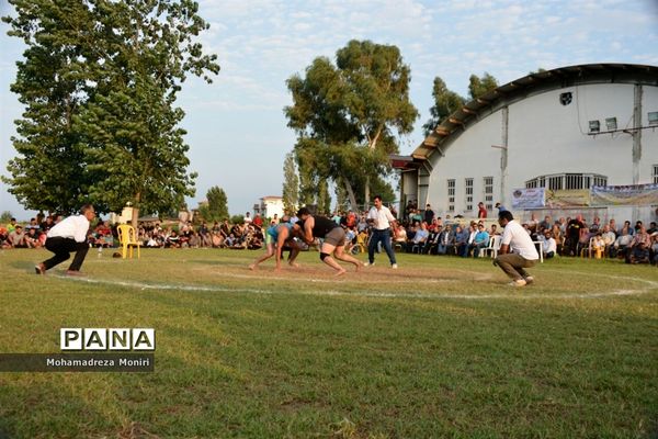 مسابقه کشتی سنتی لوچو در فریدونکنار