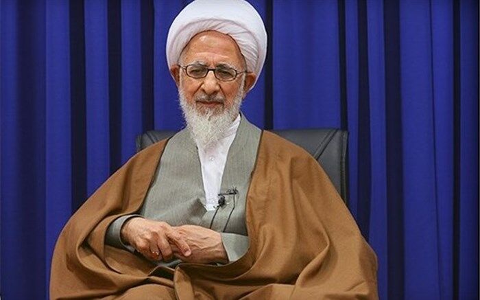 آیت‌الله جوادی آملی: دانشگاه با نمازخانه و نماز جماعت اسلامی نمی‌شود