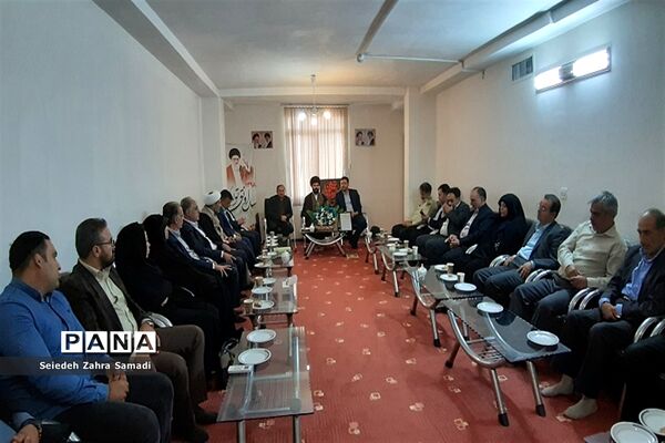 مراسم تجلیل مسئولان شهرستان ملارد از ائمه جمعه