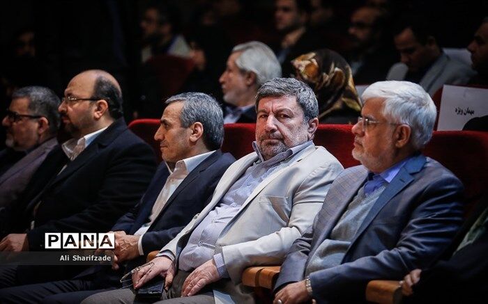 از حضرتی به دلیل طرح مذاکره با بخش‌های غیردولتی آمریکا شکایت شد