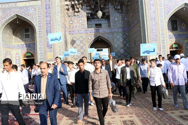 زیارت دسته جمعی دانش‌آموزان قرآنی سراسر کشور در حرم مطهر رضوی
