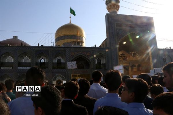 زیارت دسته جمعی دانش‌آموزان قرآنی سراسر کشور در حرم مطهر رضوی