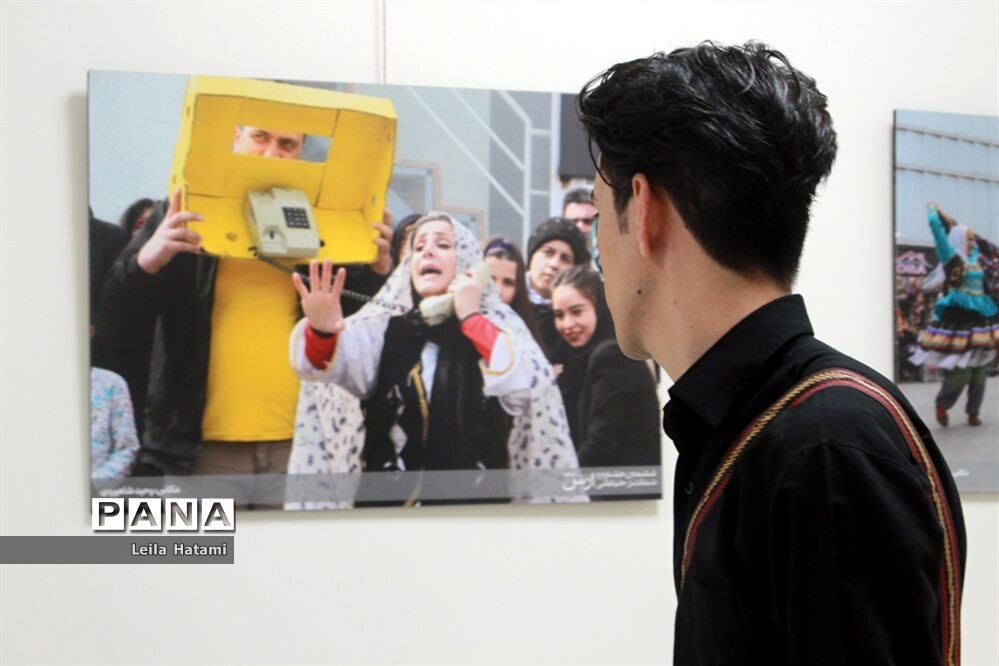 آیین افتتاح نمایشگاه عکس ششمین جشنواره سراسری تئاتر خیابانی ارس