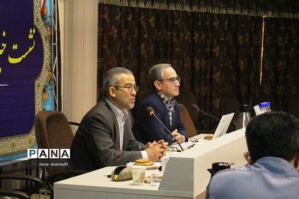 نشست خبری رئیس دانشگاه ارومیه به همراه پژوهشکده آرتمیا وآبزی پروری