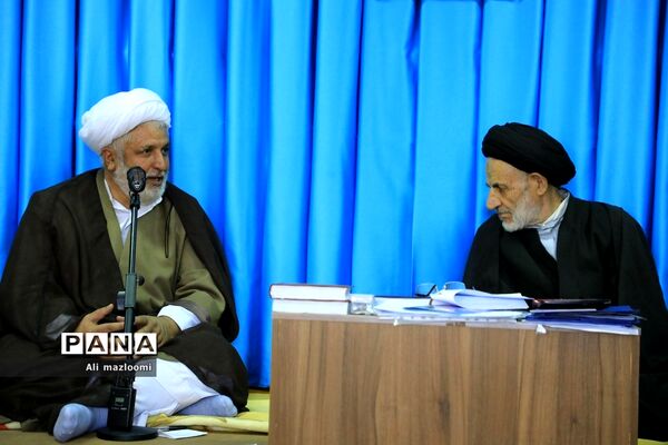 دیدار اعضای شورای جامع تبلیغ خراسان جنوبی با حجت الاسلام و المسلمین عبادی نماینده ولی فقیه در خراسان جنوبی