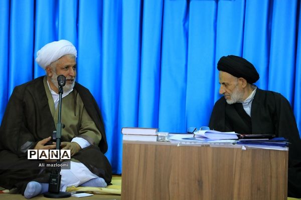 دیدار اعضای شورای جامع تبلیغ خراسان جنوبی با حجت الاسلام و المسلمین عبادی نماینده ولی فقیه در خراسان جنوبی