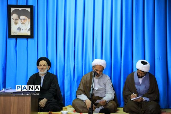 دیدار اعضای شورای جامع تبلیغ خراسان جنوبی با حجت الاسلام و المسلمین عبادی نماینده ولی فقیه در خراسان جنوبی