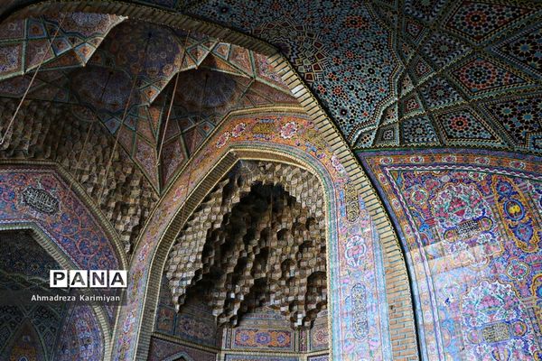 نصیرالملک؛ مسجدی از نور و رنگ