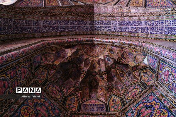 نصیرالملک؛ مسجدی از نور و رنگ