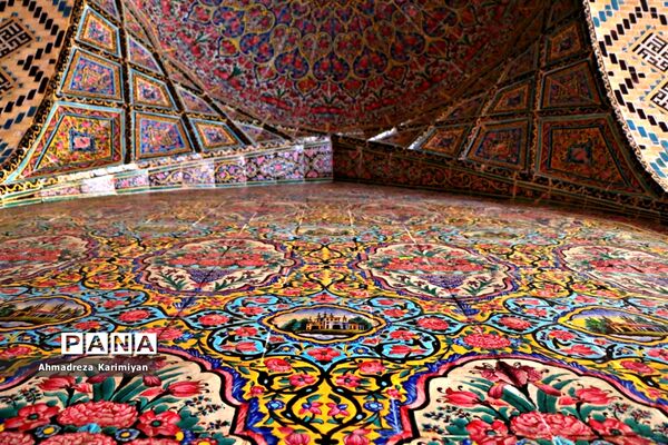 نصیرالملک؛ مسجدی از نور و رنگ