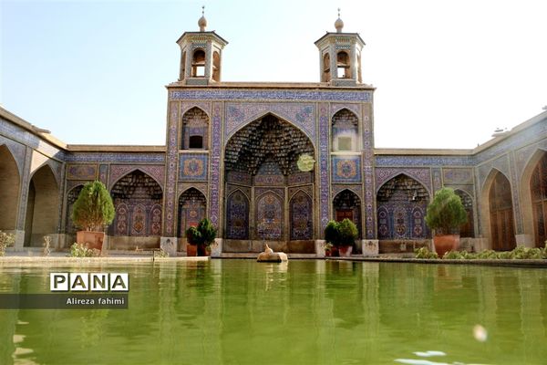 نصیرالملک؛ مسجدی از نور و رنگ