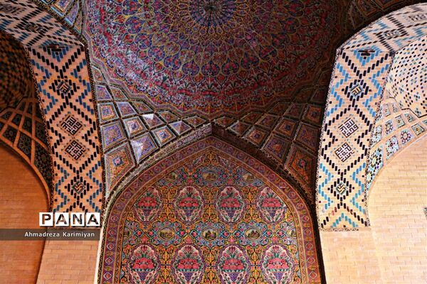 نصیرالملک؛ مسجدی از نور و رنگ