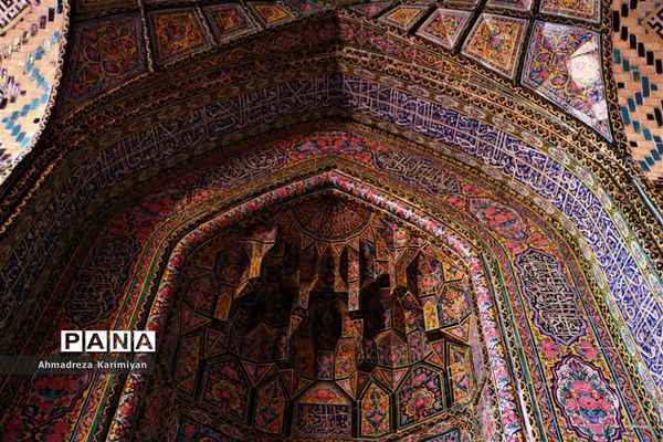 نصیرالملک؛ مسجدی از نور و رنگ