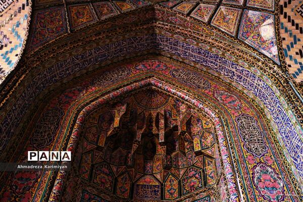 نصیرالملک؛ مسجدی از نور و رنگ