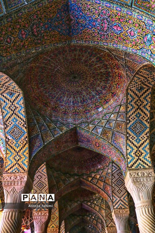 نصیرالملک؛ مسجدی از نور و رنگ