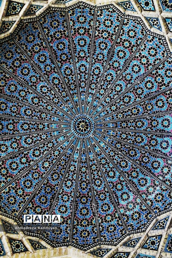 نصیرالملک؛ مسجدی از نور و رنگ