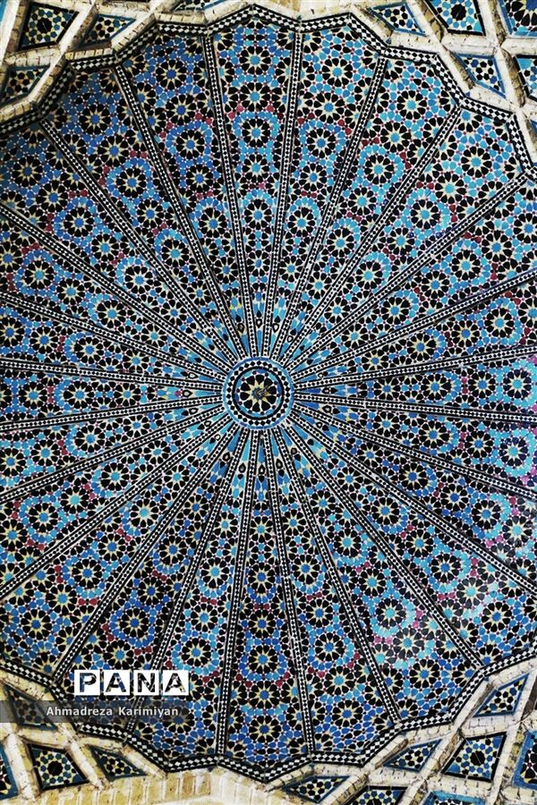 نصیرالملک؛ مسجدی از نور و رنگ