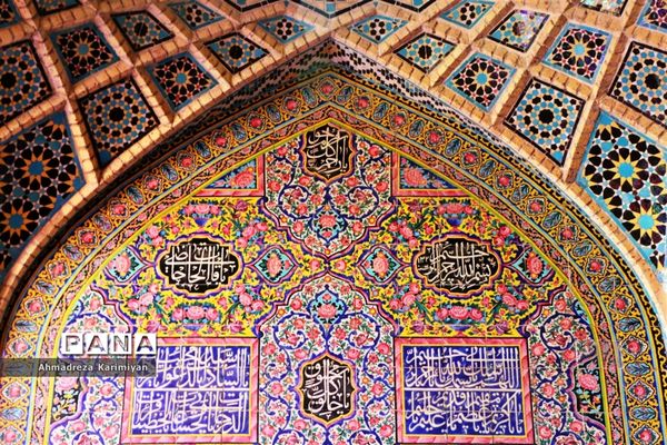 نصیرالملک؛ مسجدی از نور و رنگ