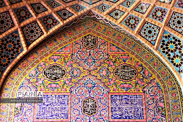 نصیرالملک؛ مسجدی از نور و رنگ