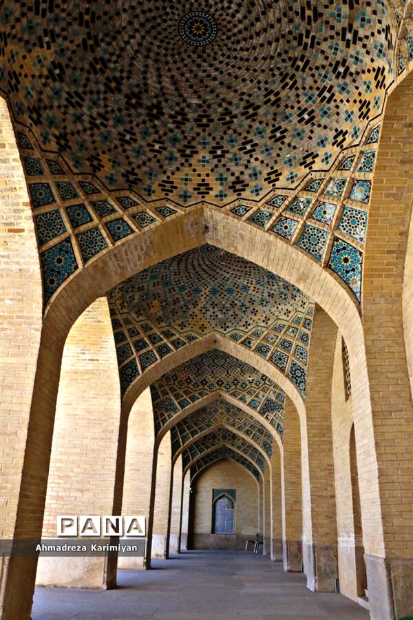 نصیرالملک؛ مسجدی از نور و رنگ