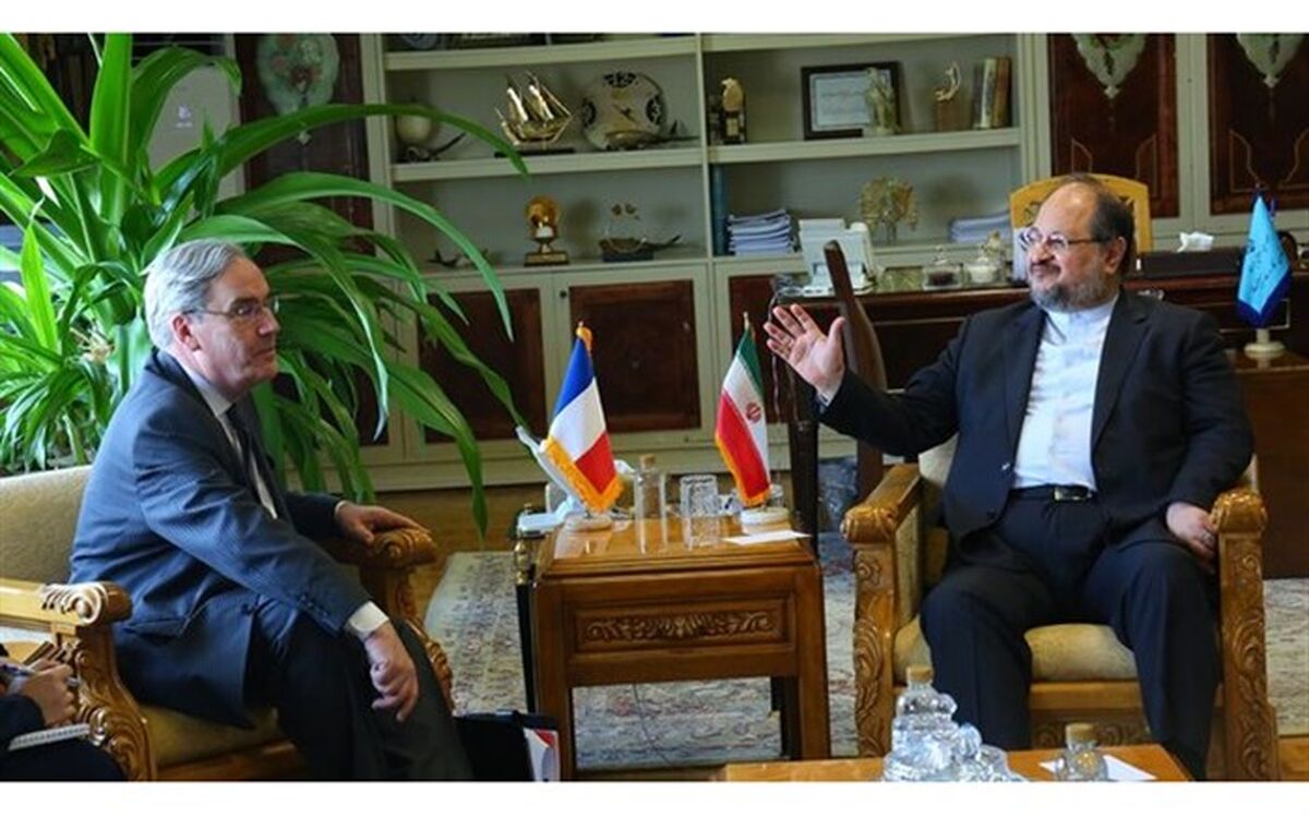 محمد شریعتمداری: به راه خودمان محکم ادامه می‌دهیم