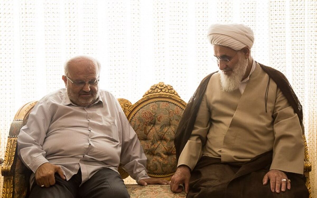 آیت‌الله عابدینی از آقای علیمحمدی، پیشکسوت عرصه مطبوعات قزوین عیادت کرد