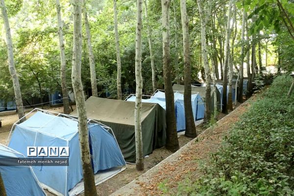 استقرار دانش‌آموزان پیشتاز اردوی ملی دختران در اردوگاه باهنر