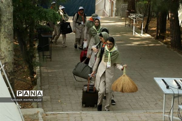استقرار دانش‌آموزان پیشتاز اردوی ملی دختران در اردوگاه باهنر