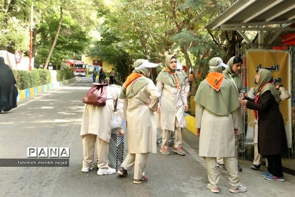 استقرار دانش‌آموزان پیشتاز اردوی ملی دختران در اردوگاه باهنر