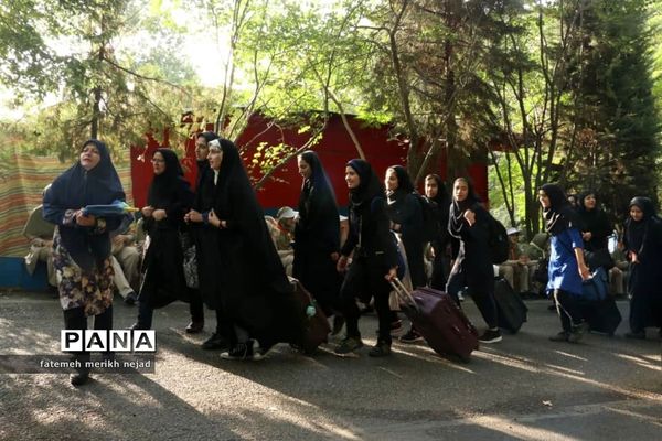 استقرار دانش‌آموزان پیشتاز اردوی ملی دختران در اردوگاه باهنر