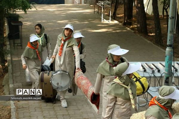 استقرار دانش‌آموزان پیشتاز اردوی ملی دختران در اردوگاه باهنر