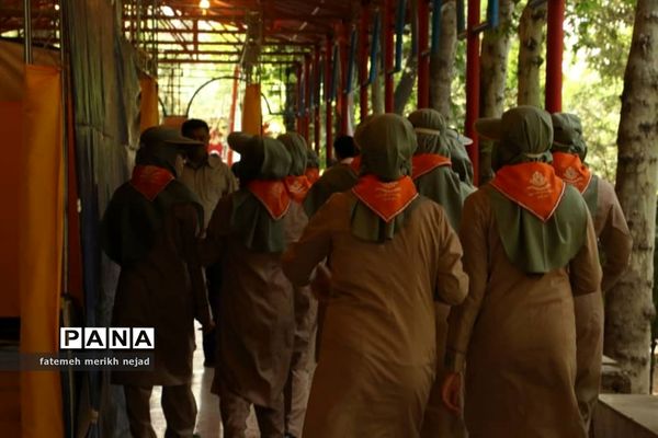 استقرار دانش‌آموزان پیشتاز اردوی ملی دختران در اردوگاه باهنر