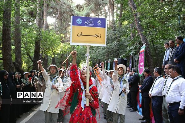 مراسم استقبال از دانش آموزان پیشتاز دختر در نهمین دوره اردوی ملی