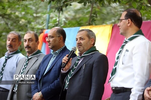 مراسم استقبال از دانش آموزان پیشتاز دختر در نهمین دوره اردوی ملی