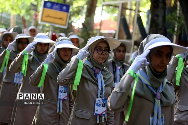 مراسم استقبال از دانش آموزان پیشتاز دختر در نهمین دوره اردوی ملی