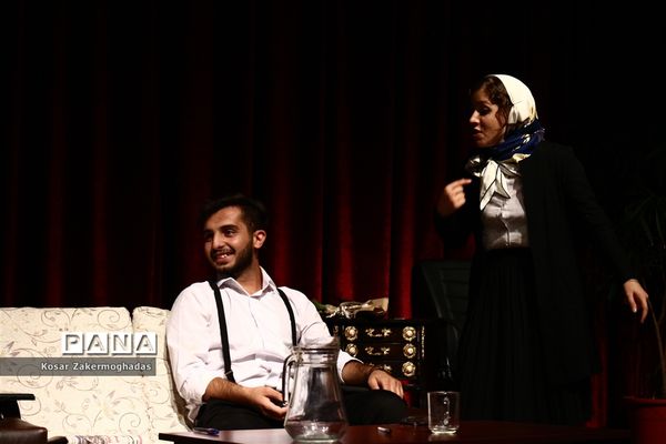 نمایش «رقص کاغذ رقص پاره‌ها »