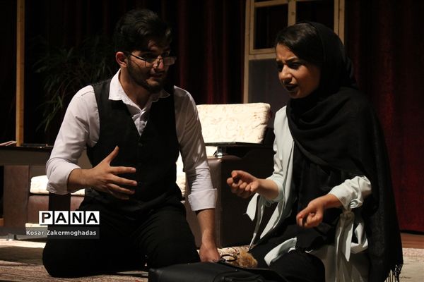 نمایش «رقص کاغذ رقص پاره‌ها »