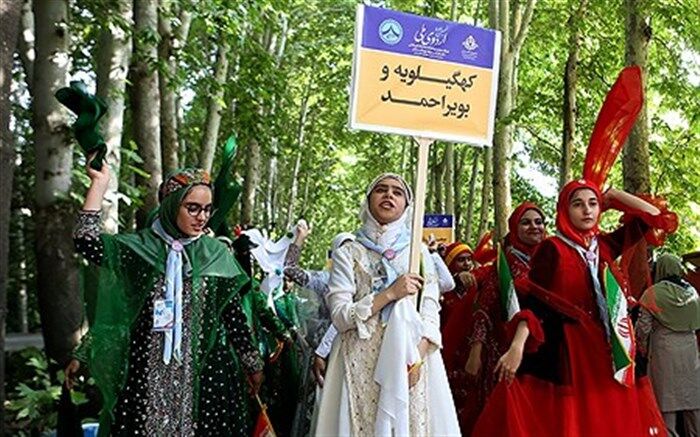 حضور پرشور دانش آموزان پیشتاز دختر کهگیلویه و بویراحمد در مراسم استقبال نهمین دوره اردوی ملی