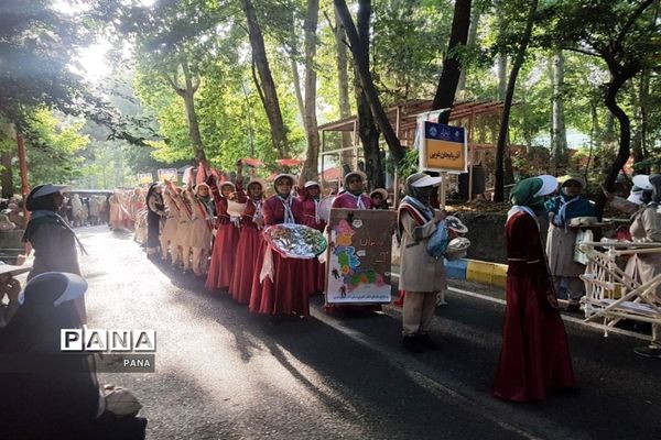 حضور پیشتازان دختر سازمان دانش آموزی آذربایجان غربی دراردوی ملی